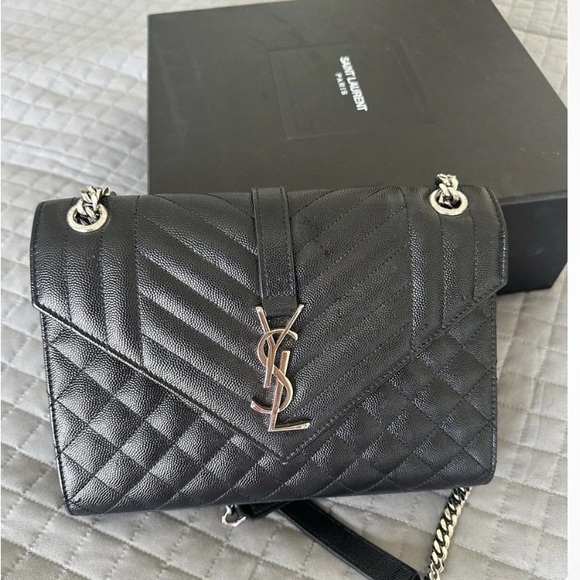 Yves Saint Laurent Black Quilted Shoulder Bag - Picture 3 of 8